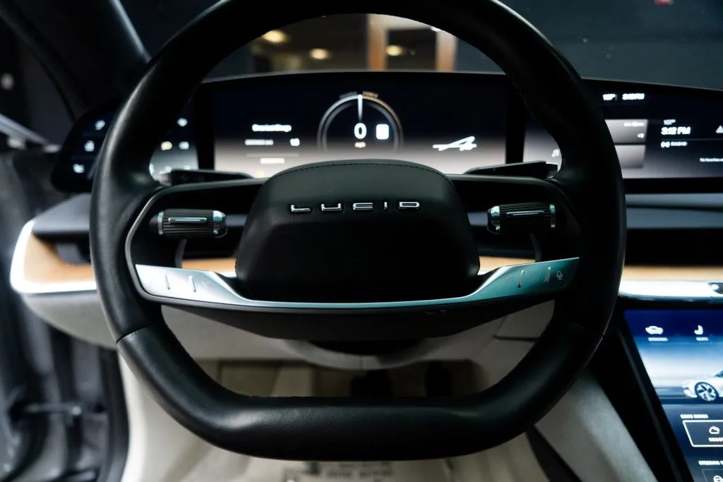 Lucid Air photo 29