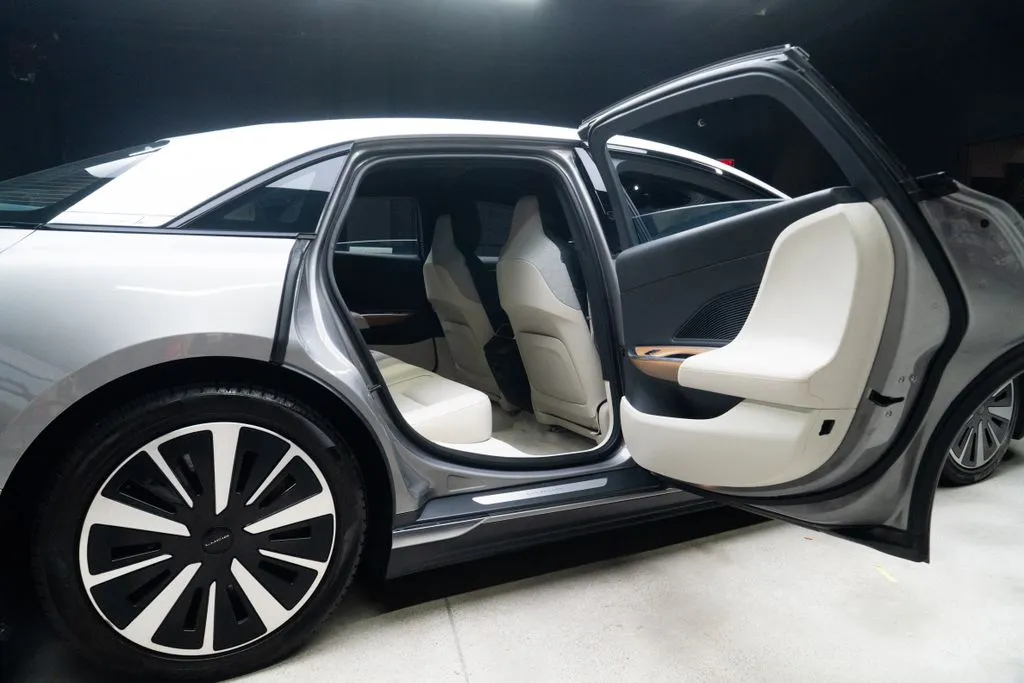 Lucid Air photo 48