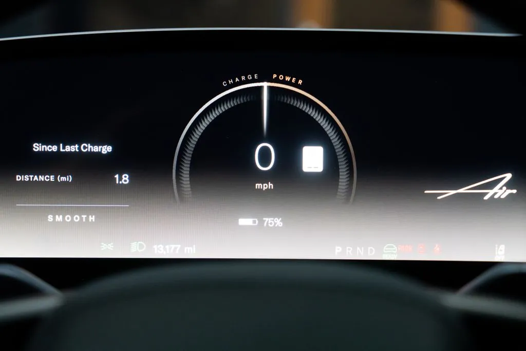 Lucid Air photo 32