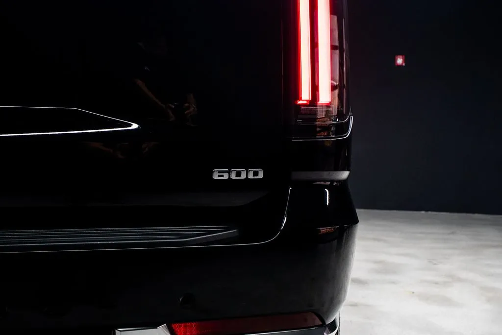 Cadillac Escalade ESV photo 19