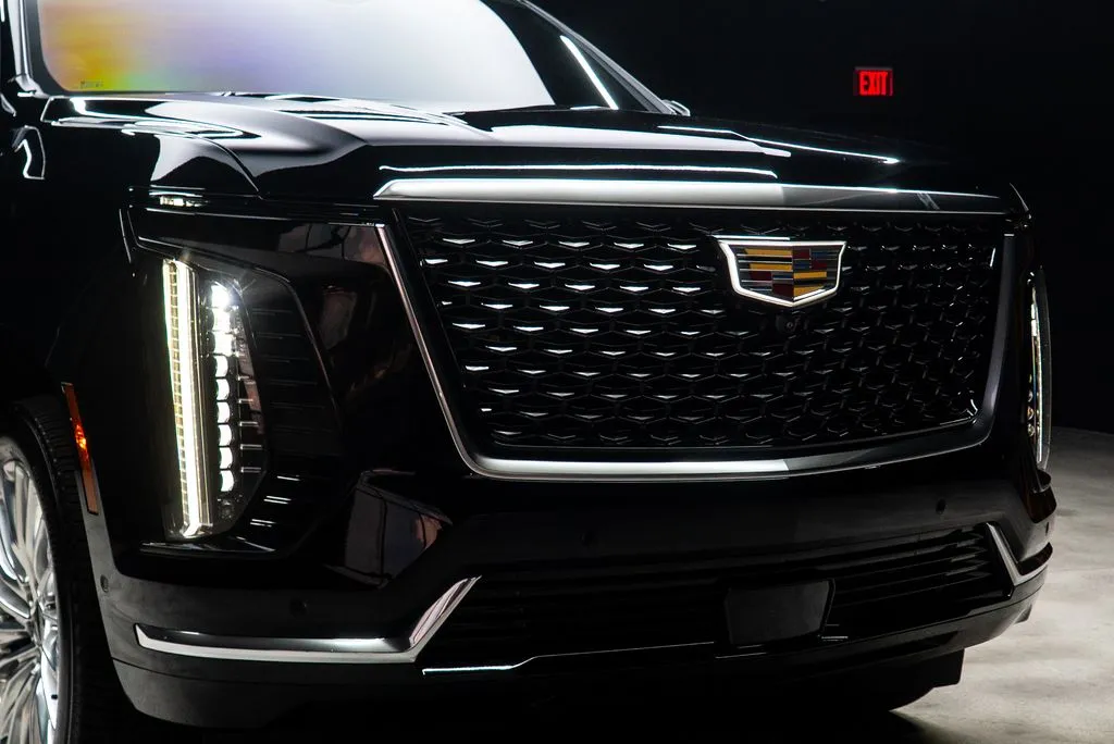 Cadillac Escalade ESV photo 8
