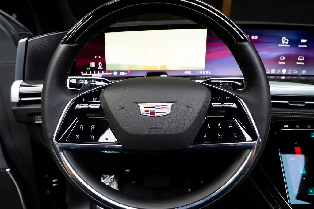 Cadillac Escalade ESV photo 32