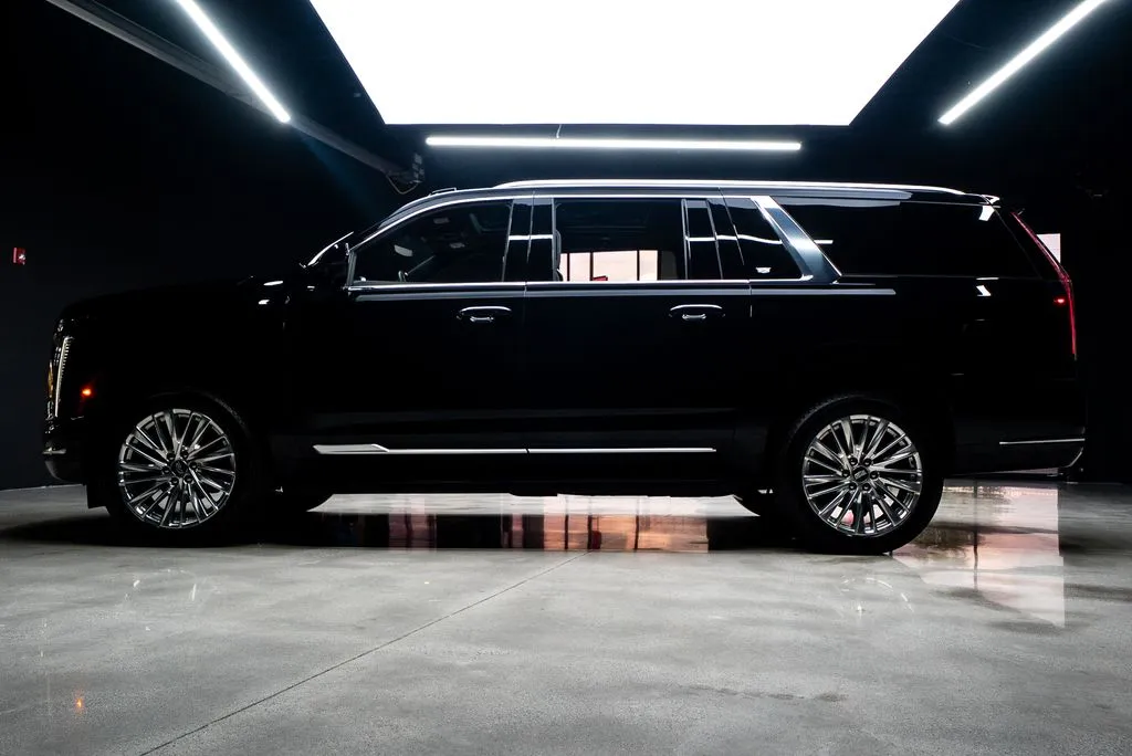 Cadillac Escalade ESV photo 24