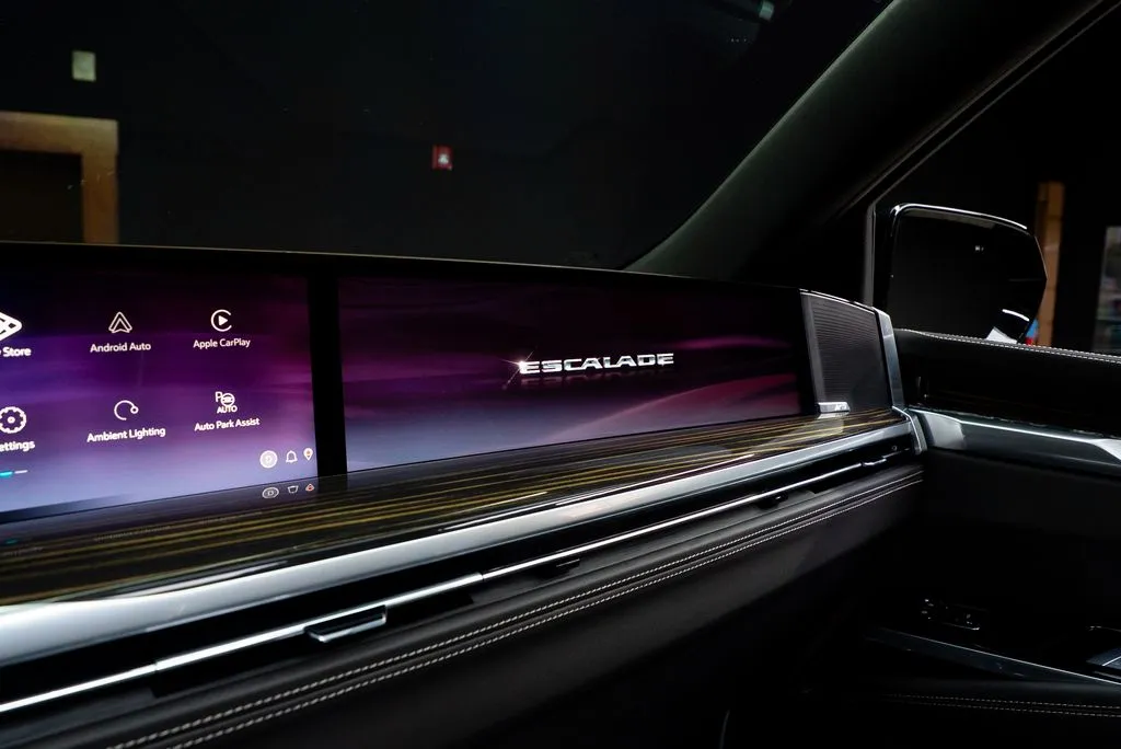 Cadillac Escalade ESV photo 40