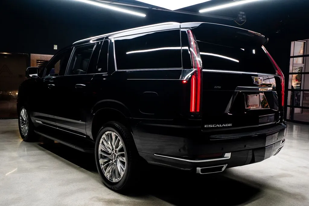 Cadillac Escalade ESV photo 22