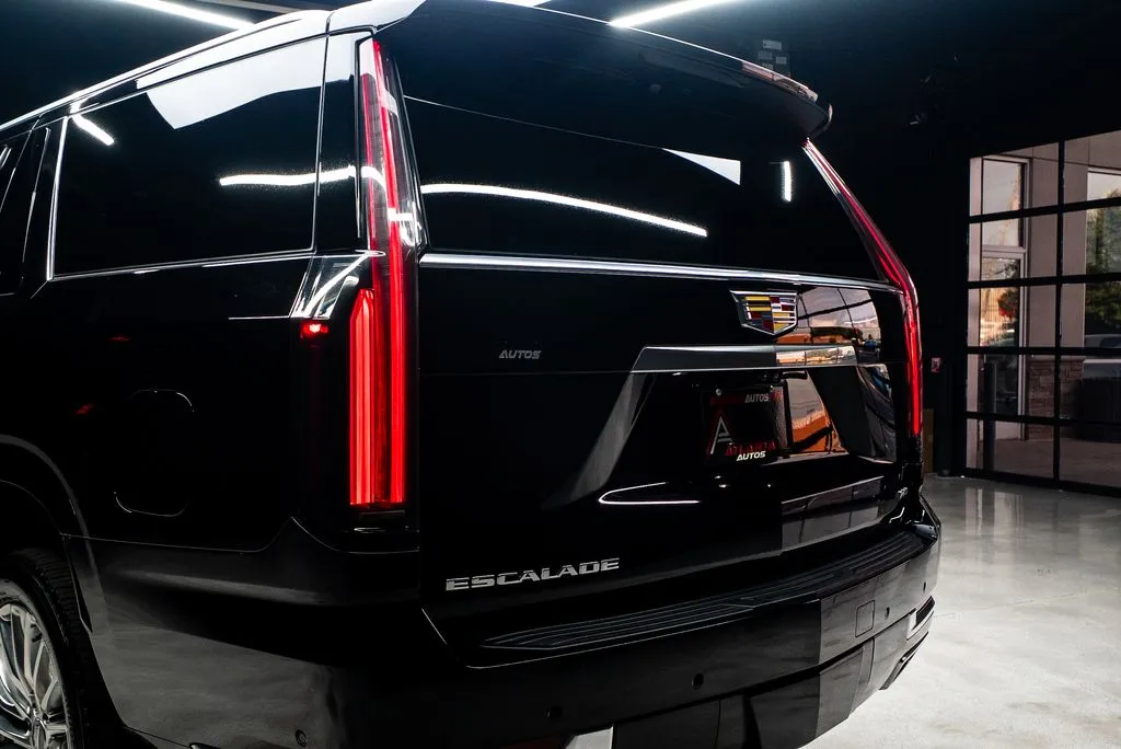 Cadillac Escalade ESV photo 20