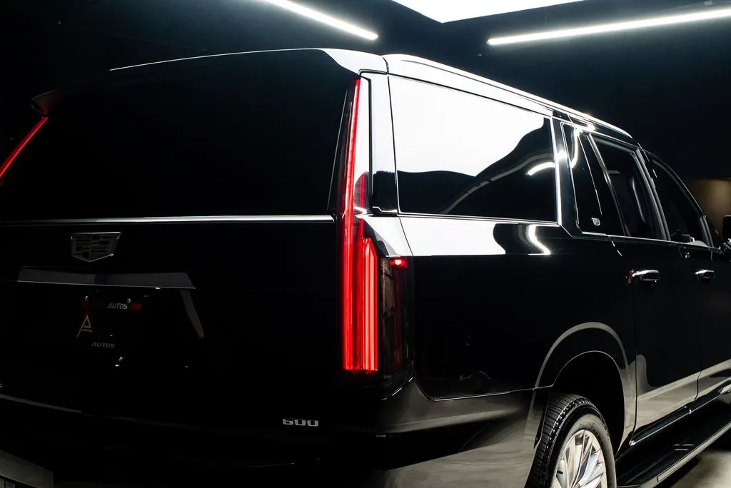 Cadillac Escalade ESV photo 17