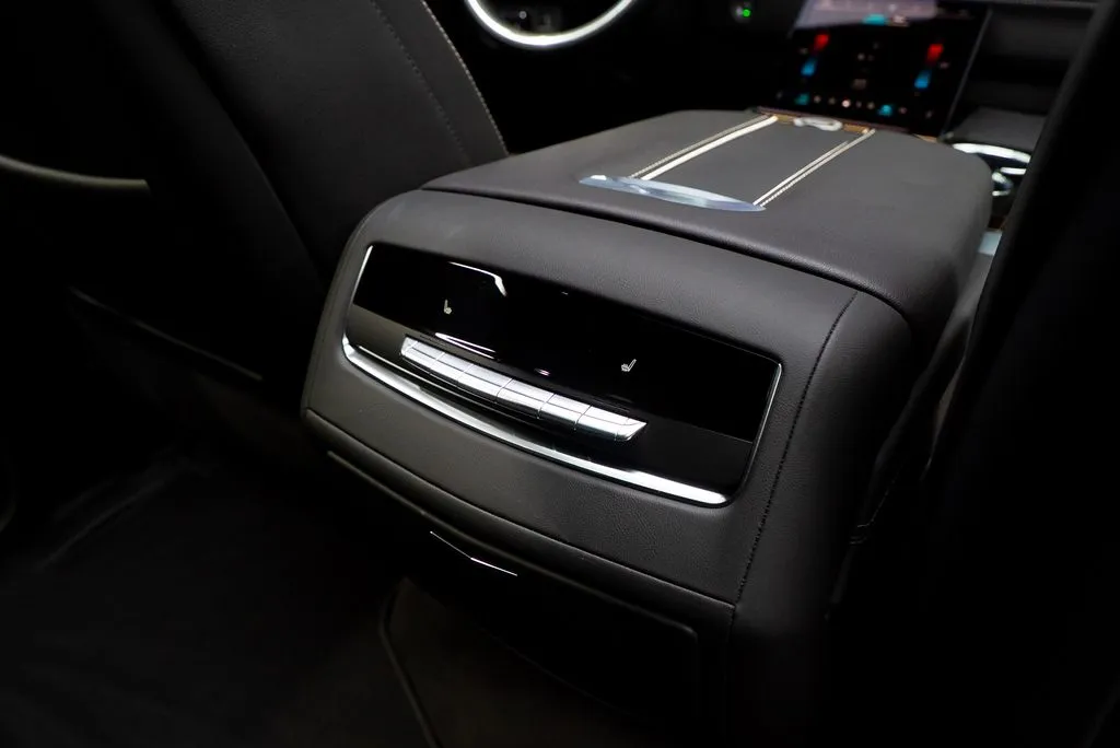 Cadillac Escalade ESV photo 48