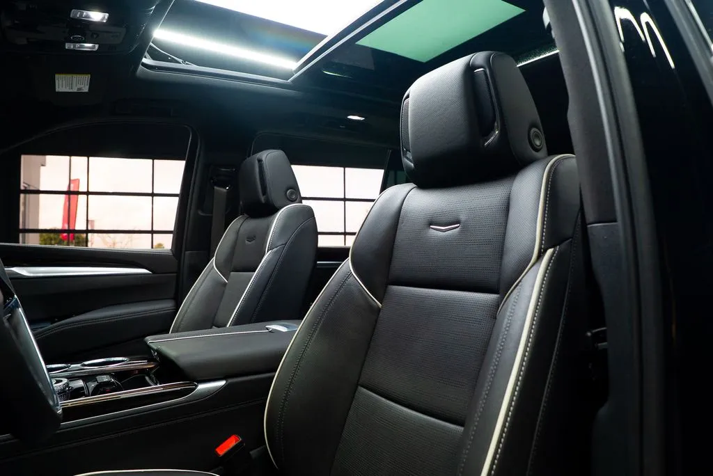 Cadillac Escalade ESV photo 29