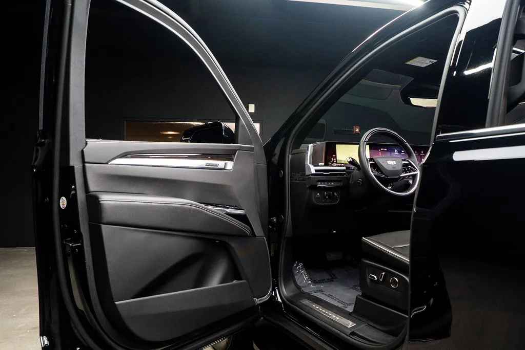 Cadillac Escalade ESV photo 25