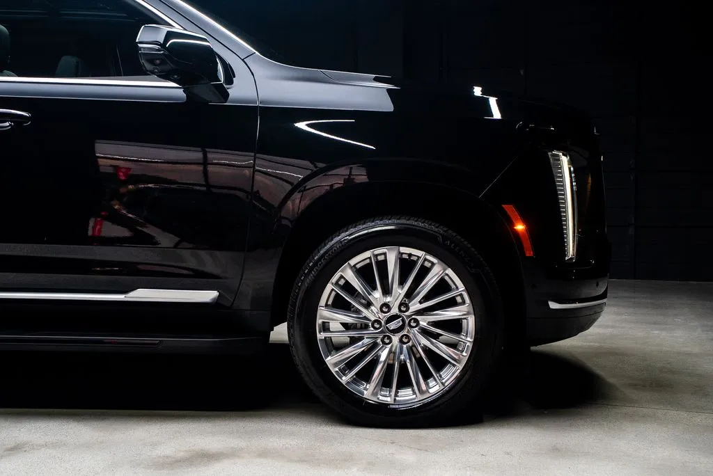 Cadillac Escalade ESV photo 12
