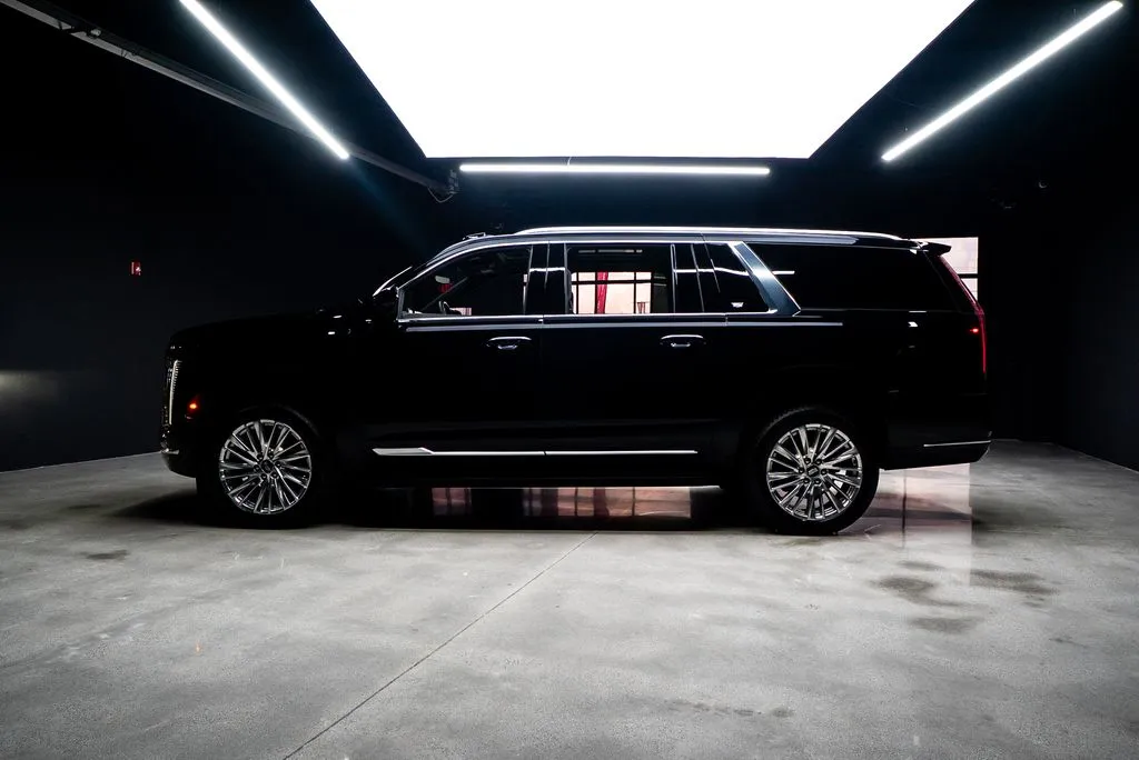 Cadillac Escalade ESV photo 23