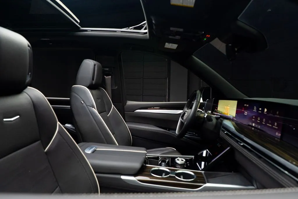 Cadillac Escalade ESV photo 43
