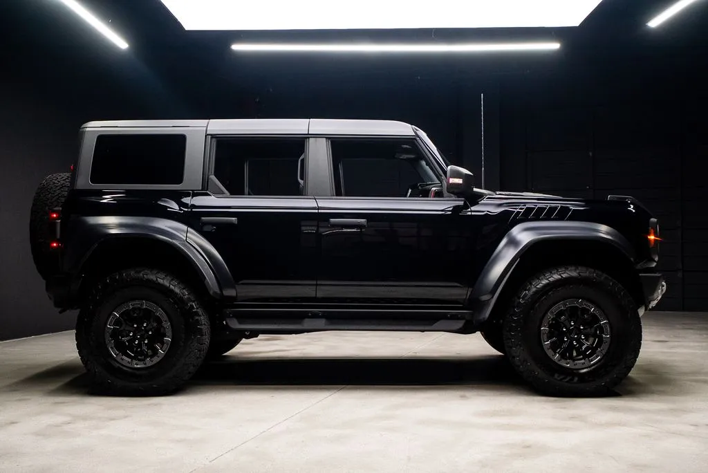 Ford Bronco photo 13