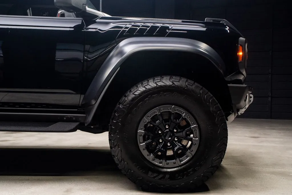 Ford Bronco photo 15