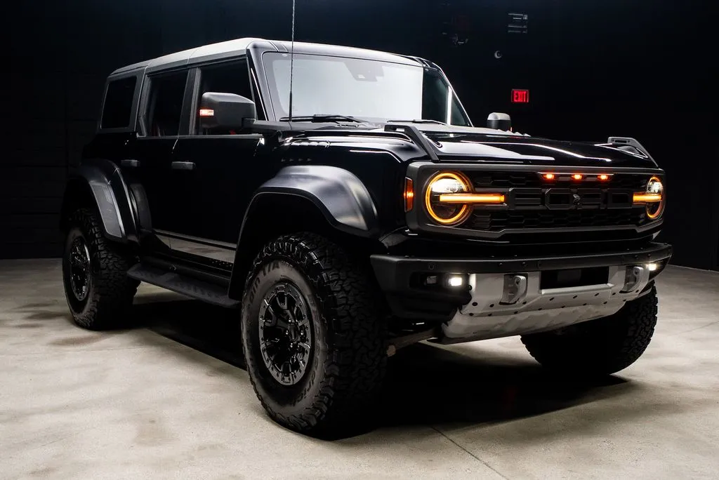 Ford Bronco photo 11