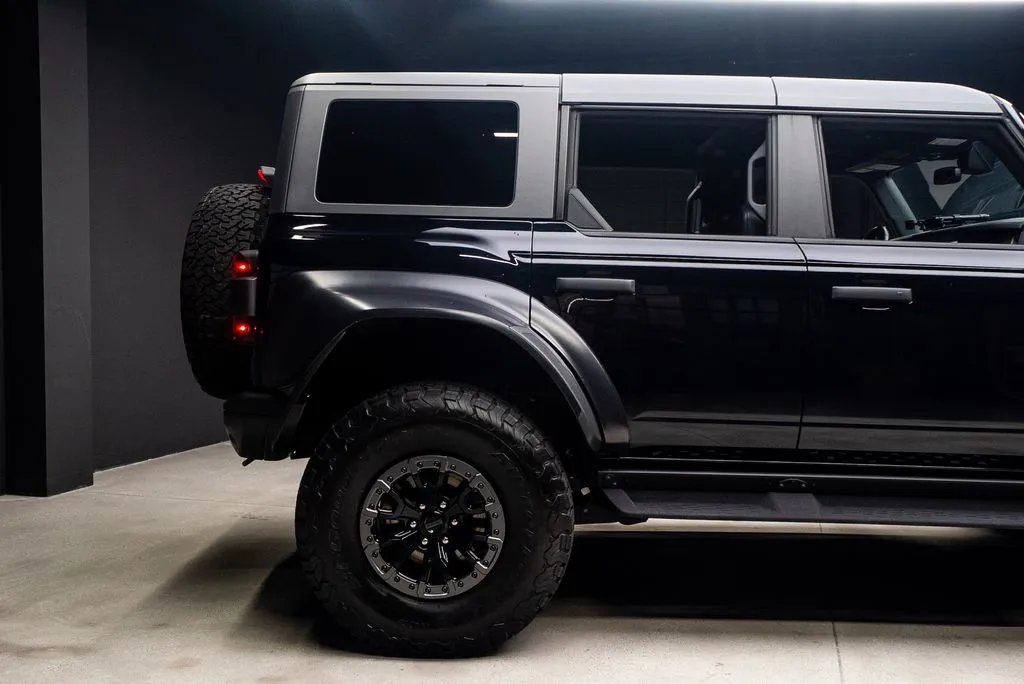 Ford Bronco photo 20