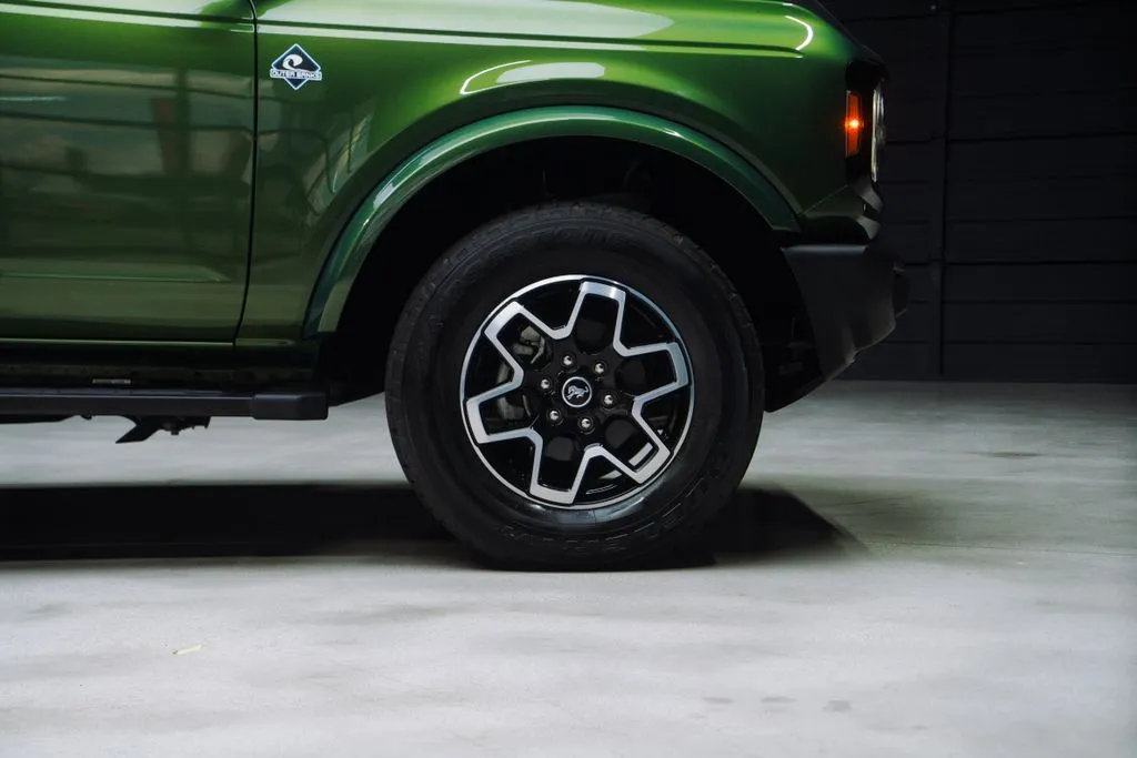Ford Bronco photo 15