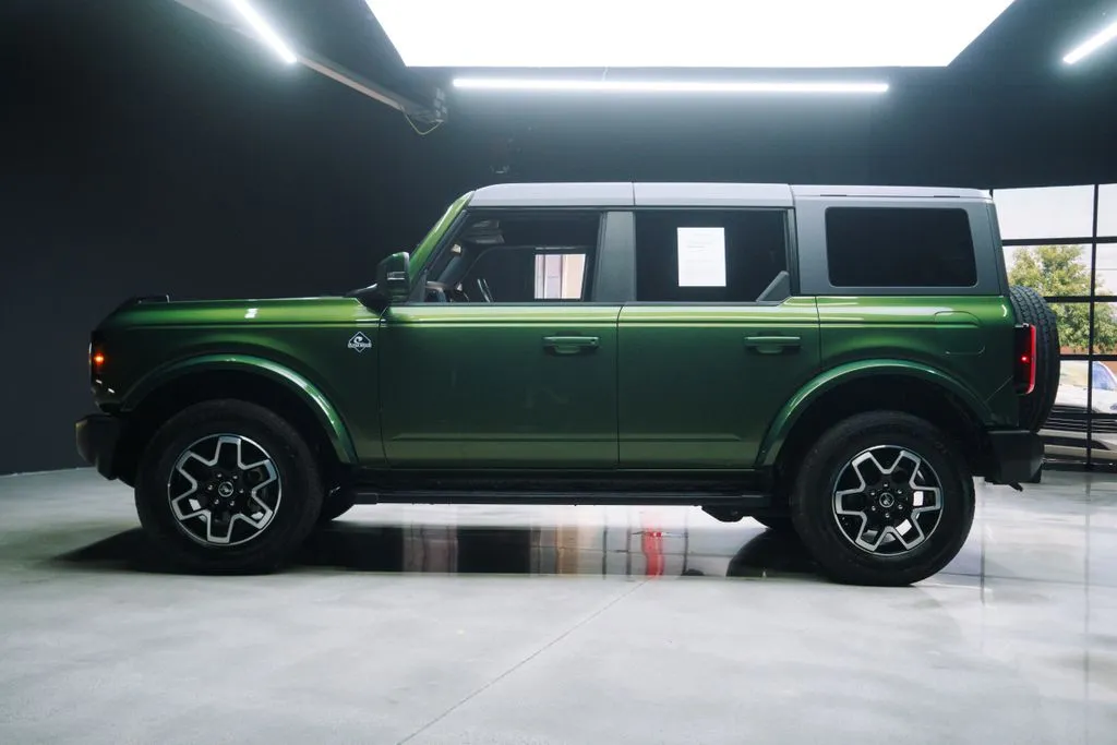 Ford Bronco photo 25