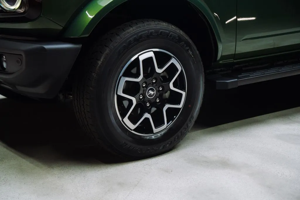 Ford Bronco photo 12