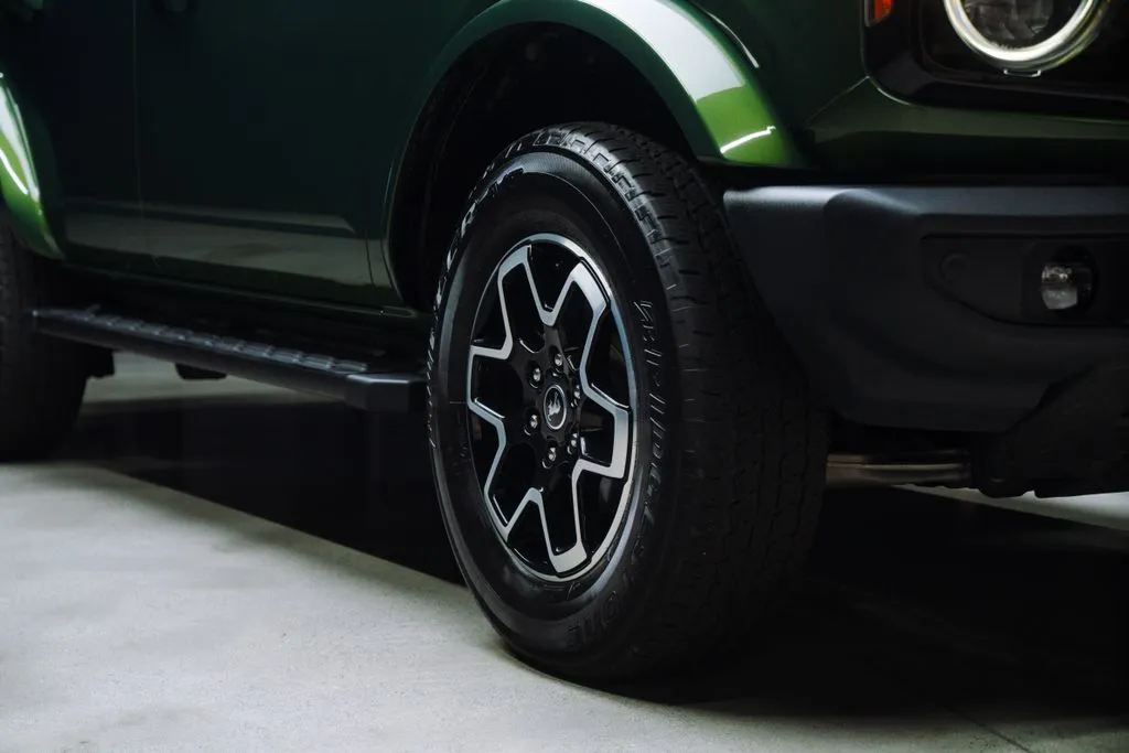 Ford Bronco photo 9