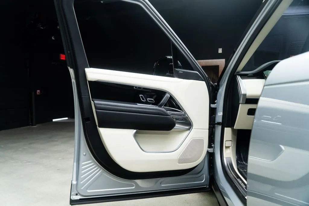 Land Rover Range Rover photo 24