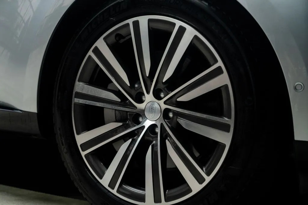 Land Rover Range Rover photo 12