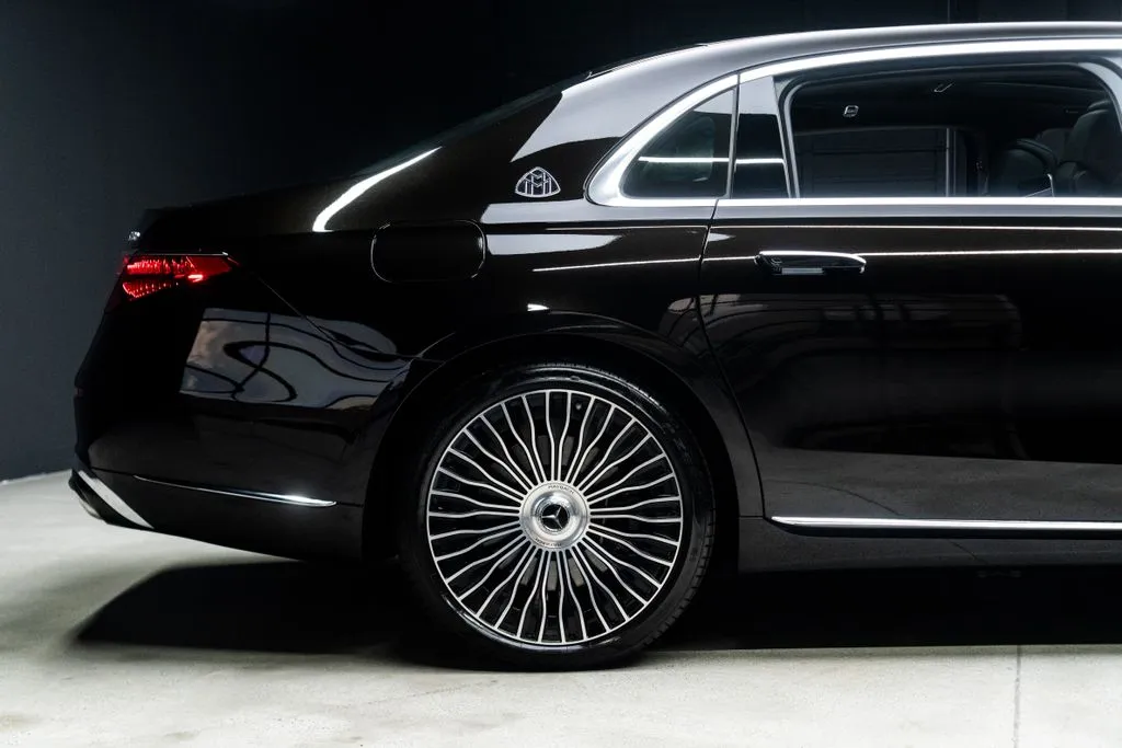 Mercedes-Benz S-Class photo 18