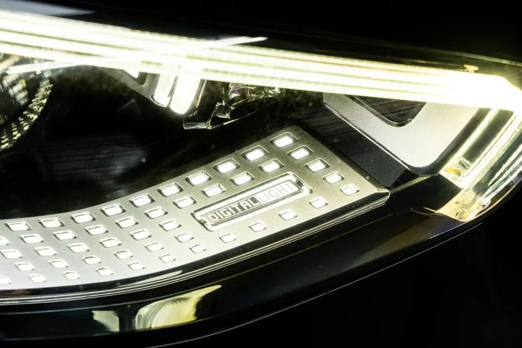 Mercedes-Benz S-Class photo 9