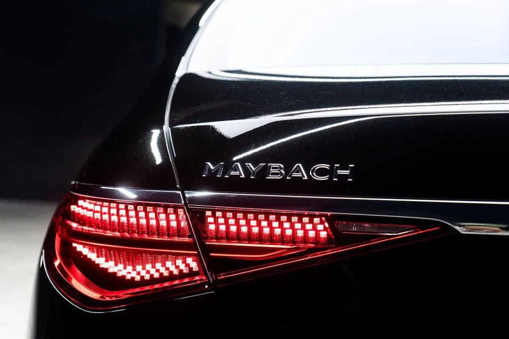 Mercedes-Benz S-Class photo 24