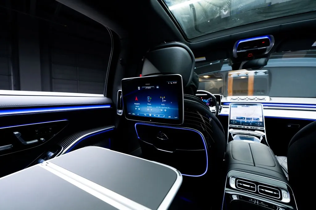 Mercedes-Benz S-Class photo 53