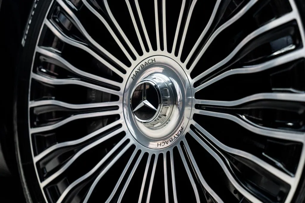 Mercedes-Benz S-Class photo 14