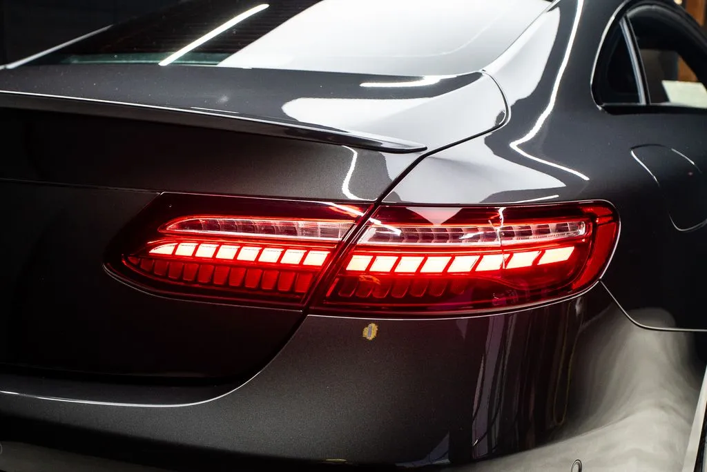 Mercedes-Benz E-Class photo 17