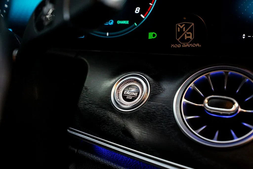 Mercedes-Benz E-Class photo 35