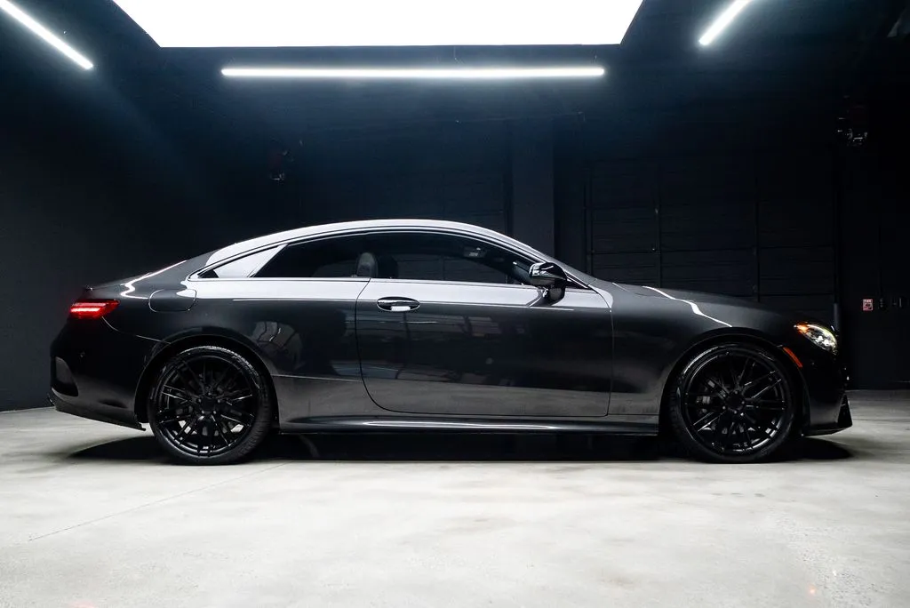 Mercedes-Benz E-Class photo 9