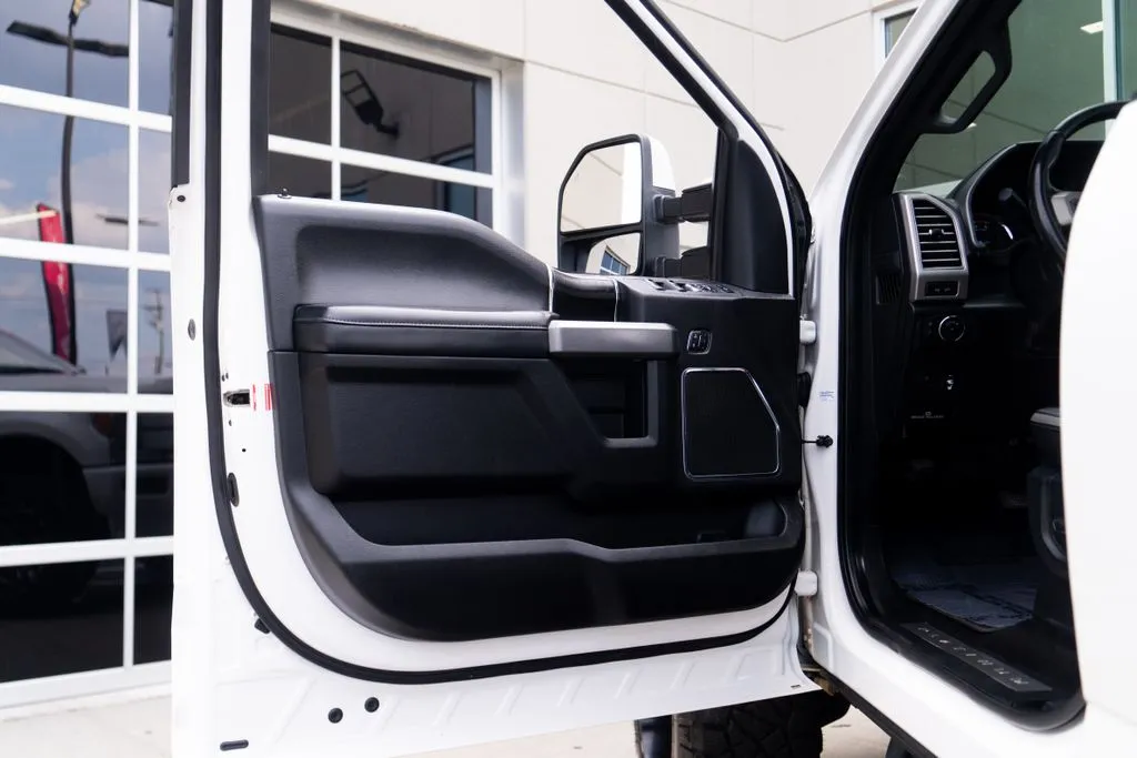 Ford F-250SD photo 19