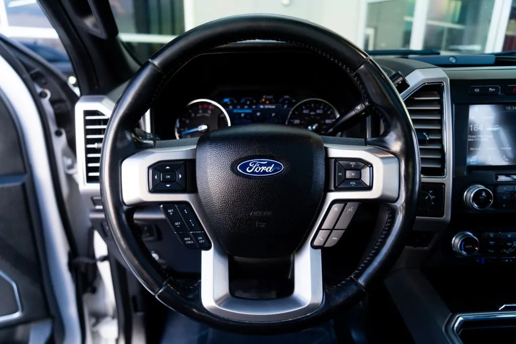 Ford F-250SD photo 23