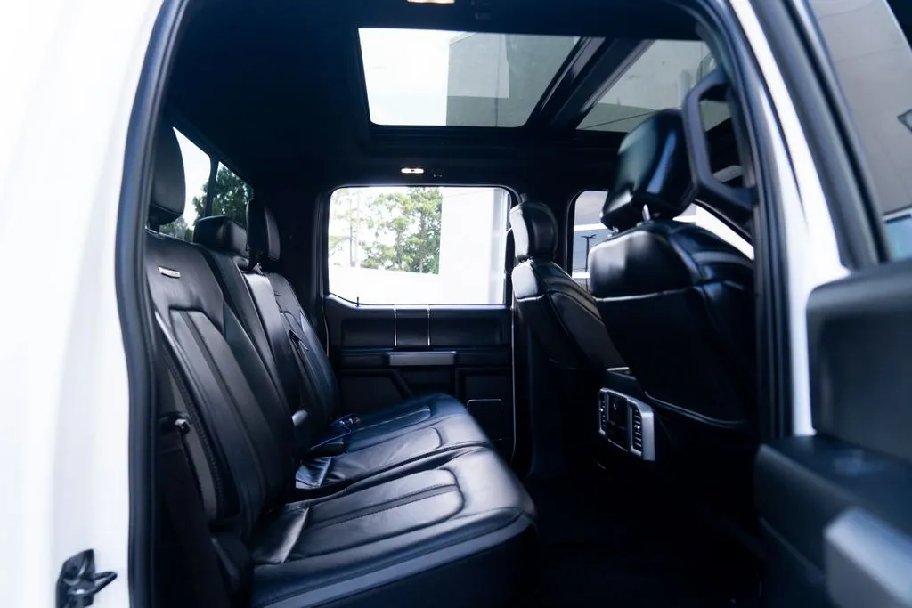 Ford F-250SD photo 32