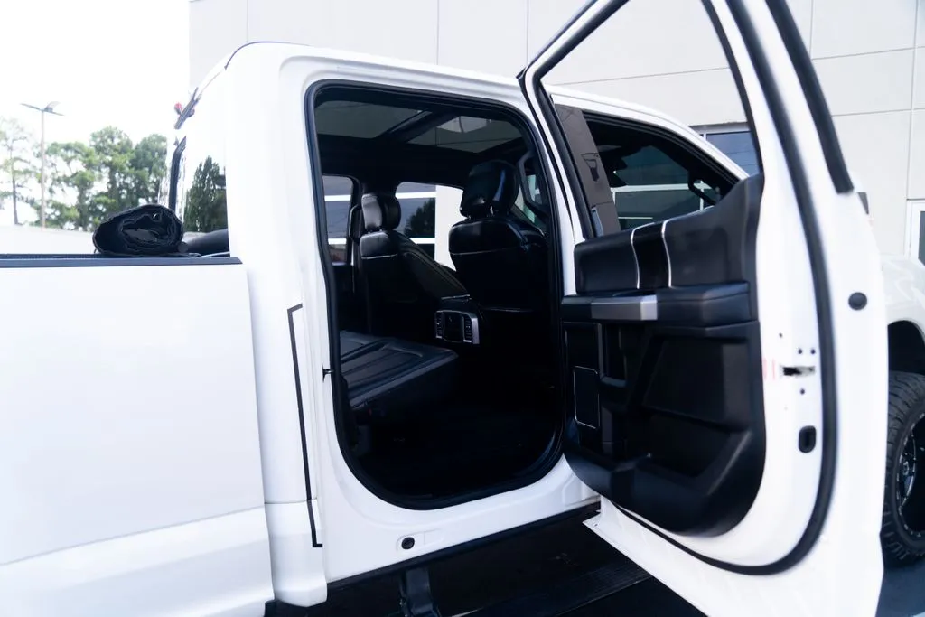 Ford F-250SD photo 34