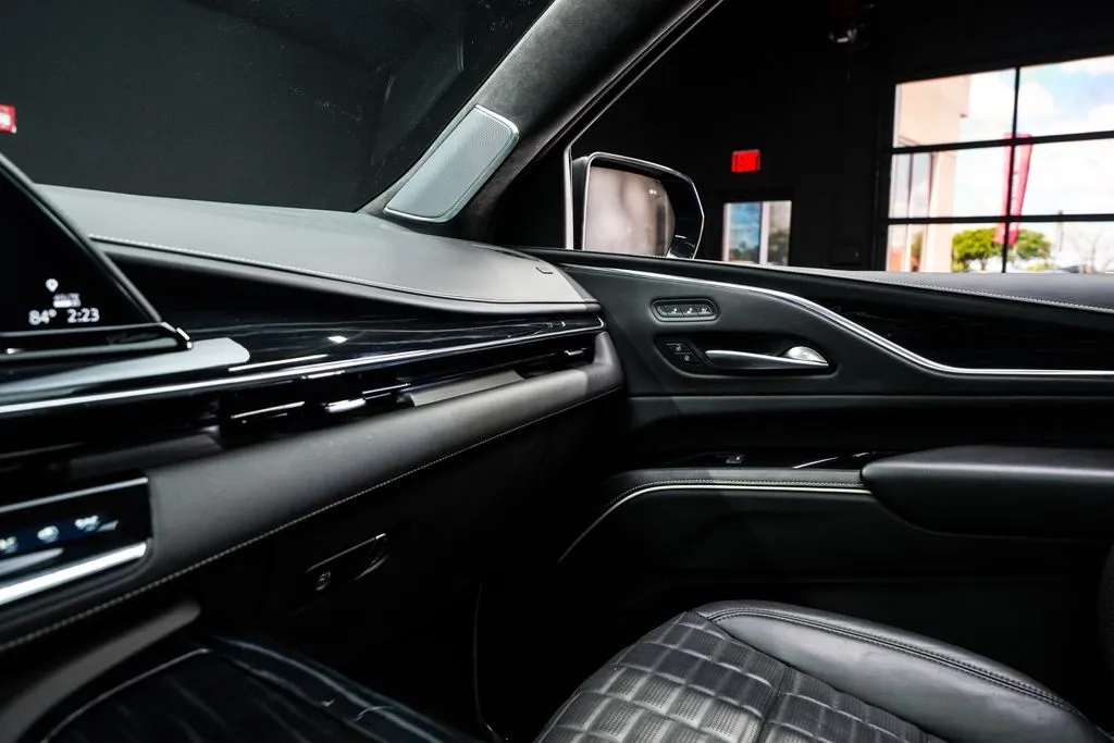 Cadillac Escalade photo 43
