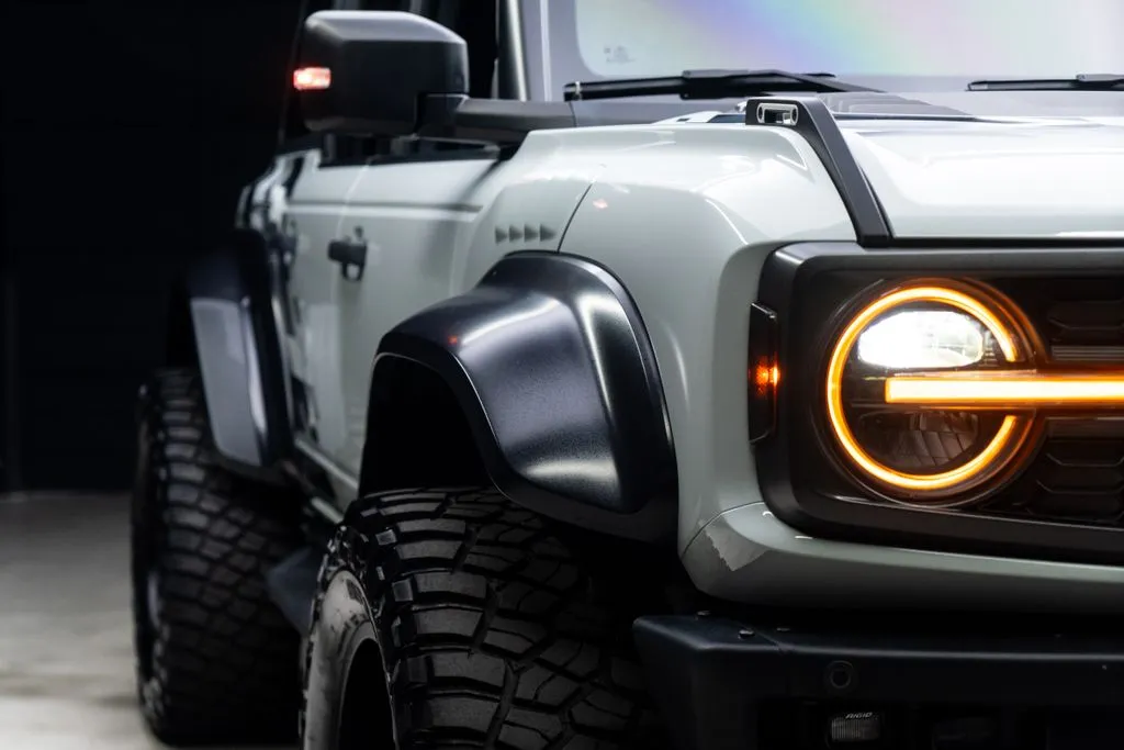 Ford Bronco photo 12