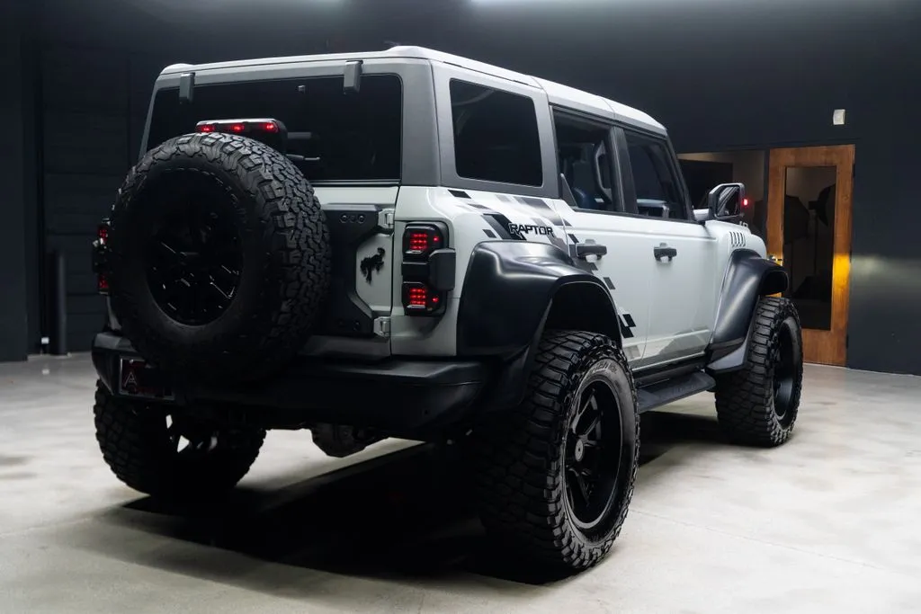 Ford Bronco photo 25