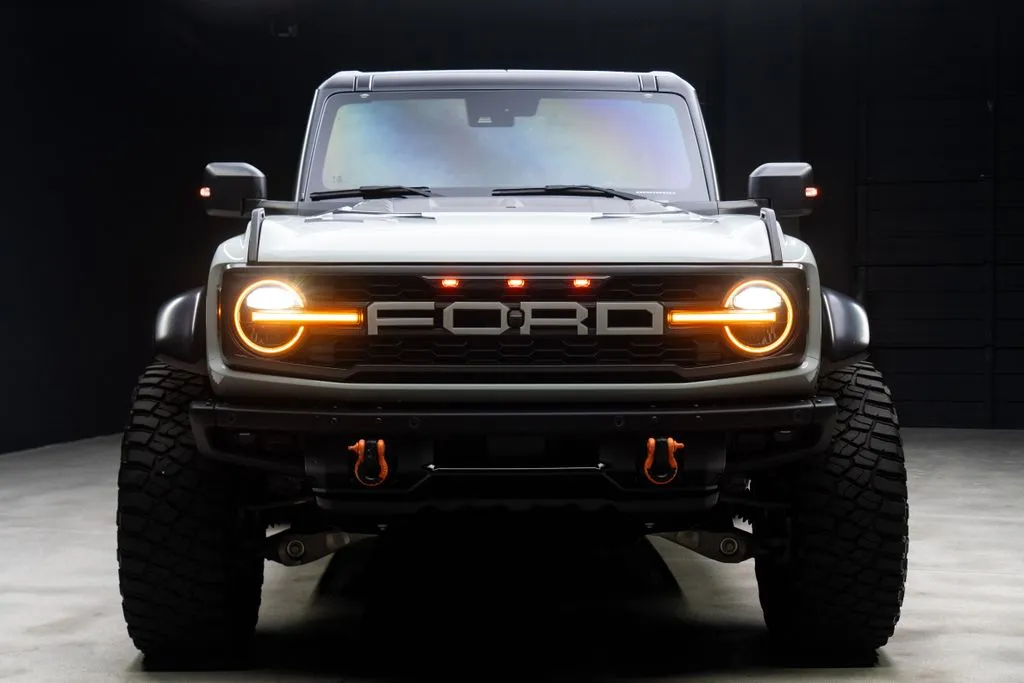 Ford Bronco photo 6