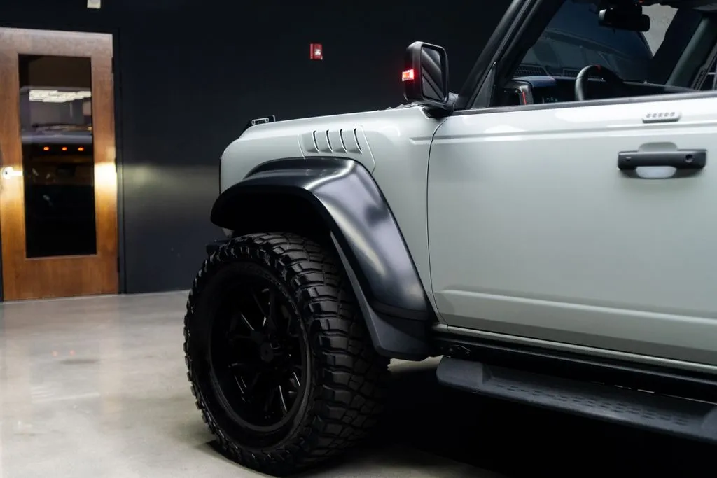 Ford Bronco photo 32