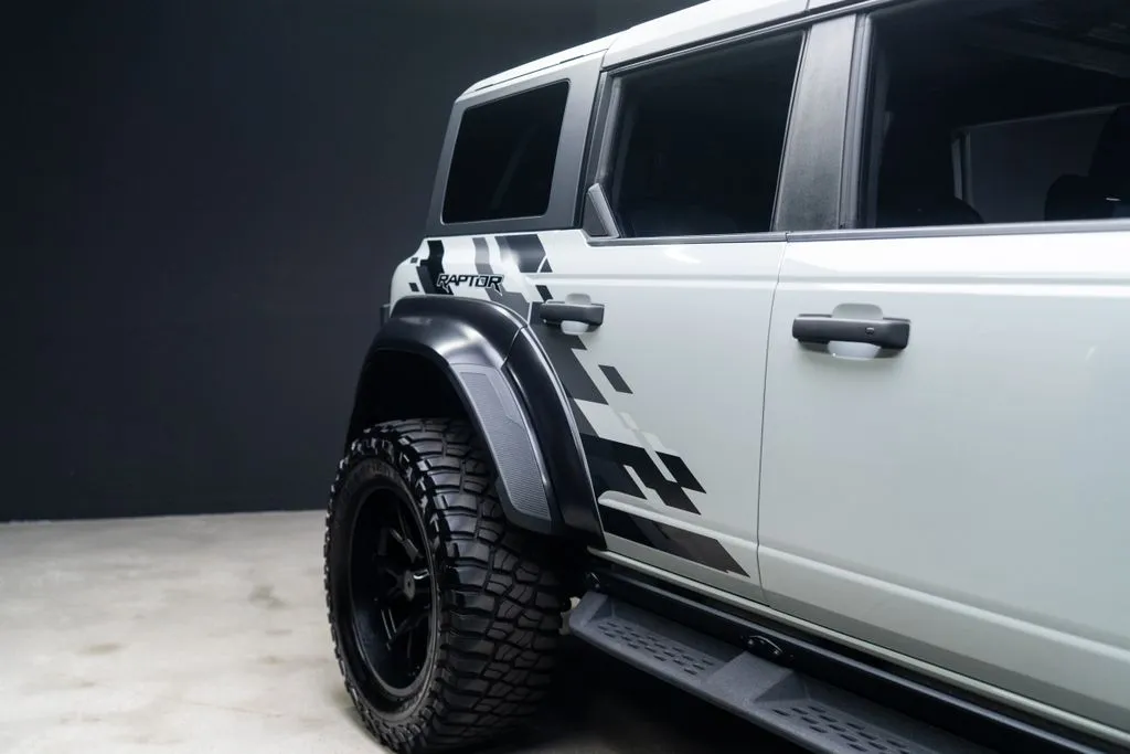 Ford Bronco photo 21