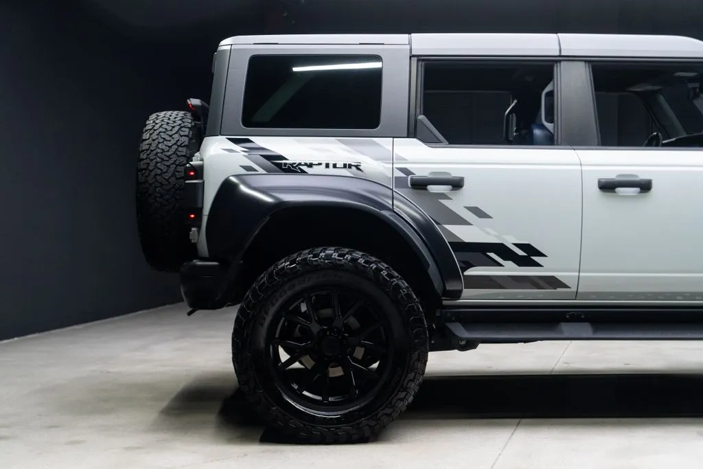 Ford Bronco photo 22