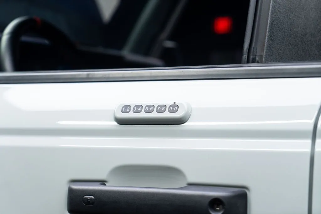 Ford Bronco photo 34