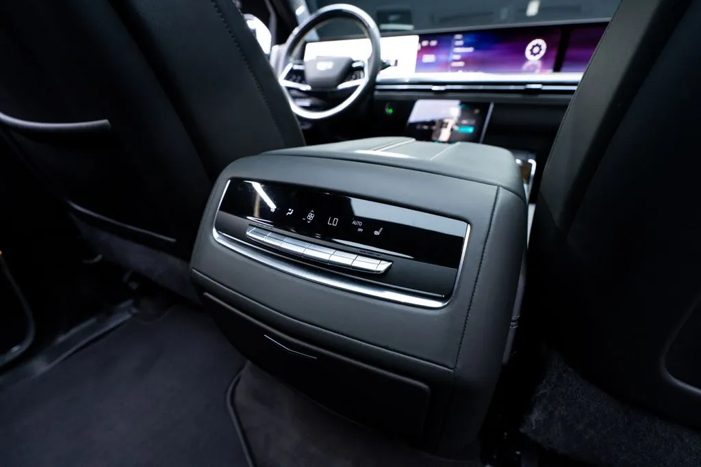 Cadillac Escalade photo 52