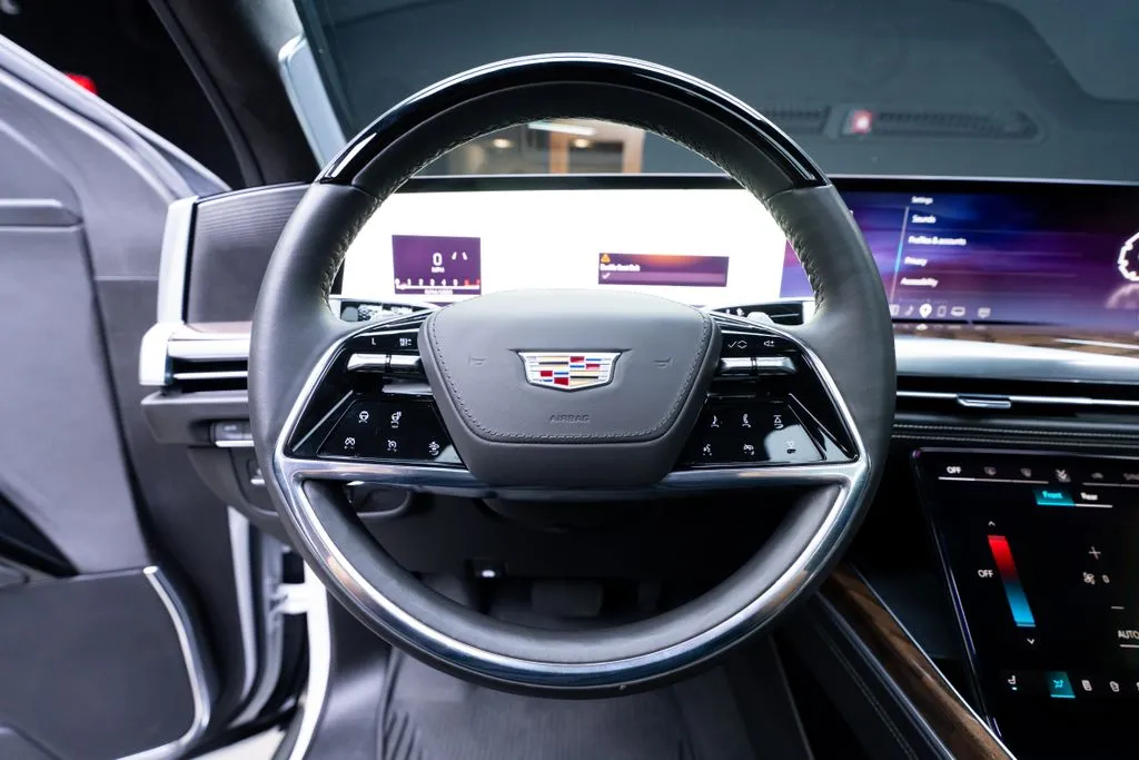 Cadillac Escalade photo 36