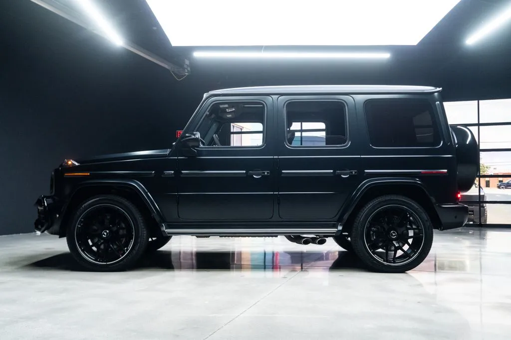 Mercedes-Benz G-Class photo 21